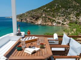 Ammos 1 - Seafront house in Glyfo beach, Sifnos, pet-friendly hotel in Chrisopigi