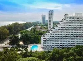 Rayongcondo Chain by Mona
