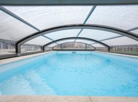 Plurien에 위치한 수영장이 있는 호텔 Le Triskell - Appt avec piscine partagée