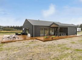 Gorgeous Home In Saltum With Sauna, sumarbústaður í Saltum