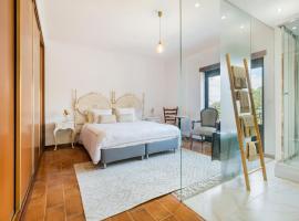 Vintage Charm Meets Modern Comfort 1, appartement in Aguda