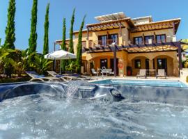 Luxury Villa AJ 04 with private heated pool，庫克里亞的飯店