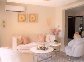 Apartamento Equipado, Wifi, AC, TV @drvacationsrental, lejlighed i San Francisco de Macorís