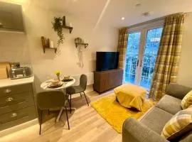 Luxury 1 Bedroom Apartment - Rock Mill 14