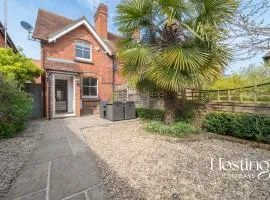 Stunning Character House In The Centre of Henley