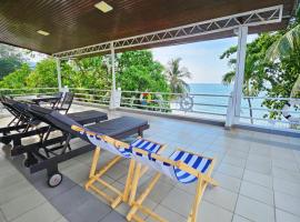 Little Heaven by Sky Hive, A Beach Front Bungalow, hotell i Tanjung Bungah