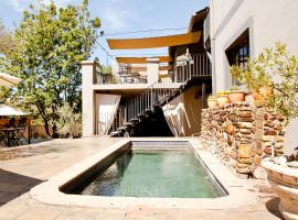 Olive Grove Guesthouse: Windhoek şehrinde bir otel