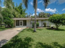 Super Private Home With Great Outdoor Space, hotel in Bonita Springs