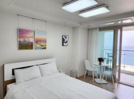 Sokcho Summitbay 1209 "Ocean View", serviced apartment in Sokcho