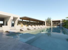 Ios Bliss, hotel with hot tubs in Mylopotas