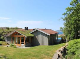 A top-notch house with privacy, pool & wonderful sea views, hotell i Hjälteby