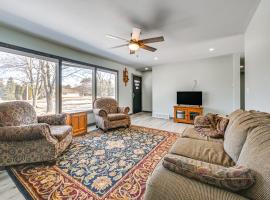 Wausau Home with Yard 1 Mi to Granite Peak Ski Area، فندق في واسو