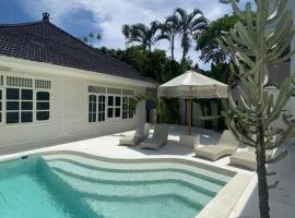 Villa EL NIS - LEGIAN - 4 Bedroom - 4 Bathroom - Luxury, hotel sa Legian
