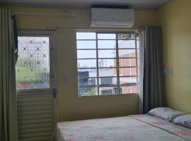 Loft Confortável no Centro, kuća za odmor ili apartman u gradu 'Chapecó'