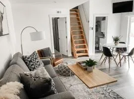 Southern Comfort - Hot tub - Modern - Relaxing