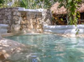 Eco Domos los Jaguares, lodge en Puerto Morelos