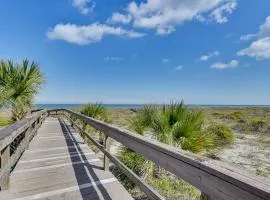 Fernandina Beach Townhome, Steps to Public Beach