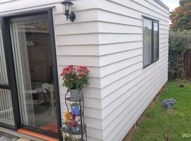 West Auckland Delight Stay, homestay in Auckland