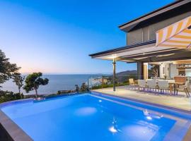 'Whitsunday Blue' Luxury Home with Ocean Views, hotel in Airlie Beach