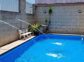 Casa com piscina e lazer, hotel em São Bernardo do Campo