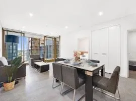 Sydney Olympic Park Modern 3 Bedroom with Pool & Free Parking