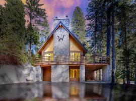 WHouse*HotTub*Sleeps20*BLS*FirePit*AC&Heat*DogsOk, hotel i Arnold