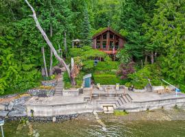 Hammersley Beach Cabin, khách sạn có bồn jacuzzi ở Shelton