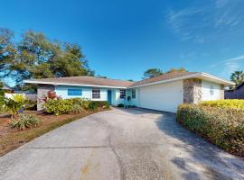 Blue Palms Retreat, holiday home in Palm Harbor