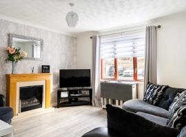 Ochil View Holiday Let, apartment in Tullibody