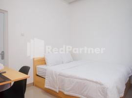 River House Mitra RedDoorz, hotel v destinaci Jatingaleh