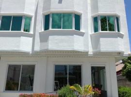 Sillero Painting Gallery and Hostel, hotel in Dumaguete
