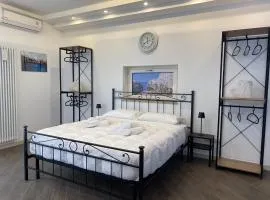FraMe Room