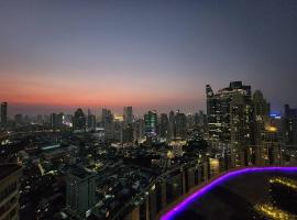 Sathorn Sky City View rooftop bar, hotel with parking in Bangkok