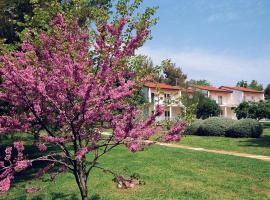 Ai Pini Medulin Resort, resort village in Medulin