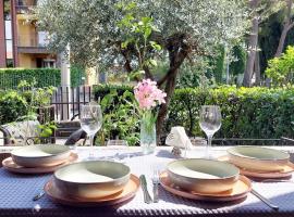 Rose&Olive summer home, hotel in Desenzano del Garda