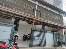 Penginapan Wanita Putri Salju Hostel Semarang, haustierfreundliches Hotel in Semarang