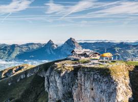 Gipfelrestaurant Fronalpstock, hotel cerca de Tellsplatte, Stoos