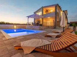 Awesome Home In Gorica