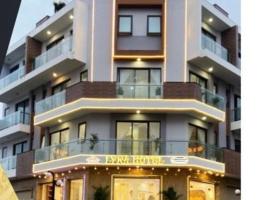 LyNa Hotel, ξενοδοχείο σε Kinh Dinh