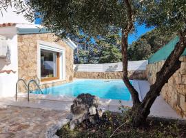 Res S'Abbaida C1 con Piscina Privata, hotel a Tanaunella