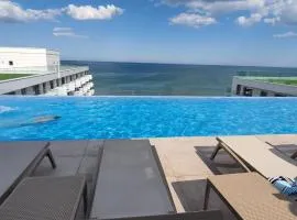 Infinity Luxury Apartment Piscina prima linie la mare