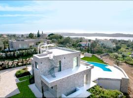 Villa Tranquility - Walk to the Beach with Infinity Pool, rental pantai di Porto Heli