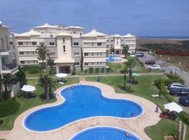 Appartement balnéaire plage Oued Cherrat, hotel i Sidi el Haj Bou Derbala