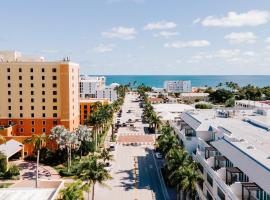 The Atlantic Suites on the Ave: Delray Beach şehrinde bir otel