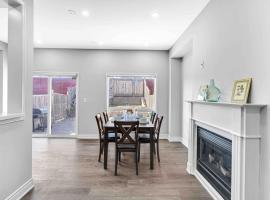 Newly Renovated Home by Toronto Mins from YYZ, cottage à Brampton