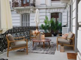 " The Casino Terrace" LUXURY apartment !, hotell i Aix-les-Bains