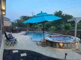 Lxry 7BR, Heated Pool and Spa near attrns, St2