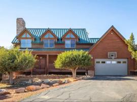 Zion Timberline Villa Large Log Home Near Zion, hotel v destinaci Orderville