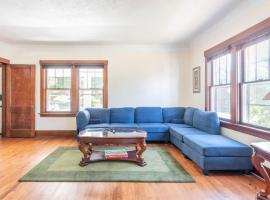 Family Fun at Fontenelle 4Br 2Bth Omaha, sumarb&uacute;sta&eth;ur &iacute; Omaha