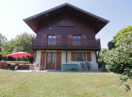 Comfortable family chalet 5 min drive from the lake, hotel in Viviers-du-Lac